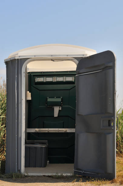 Best Portable restroom trailer rental  in Oakland, OK